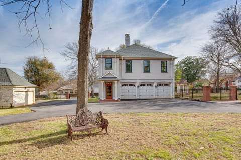 Historic Charnwood Guest House- 1 Mile to Downtown Apartment in Tyler