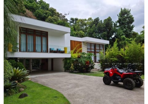 Property building, Spring, Day, Garden, Garden view, Parking