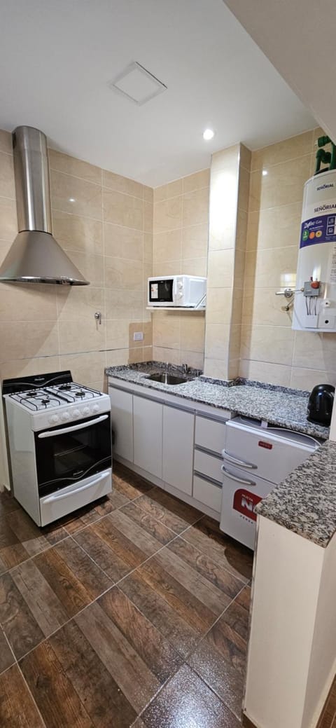 Kitchen or kitchenette, minibar, pet friendly, stove