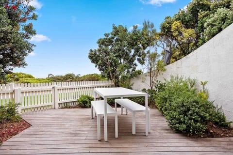 Juniper Designer Beachfront Semaphore House in Adelaide