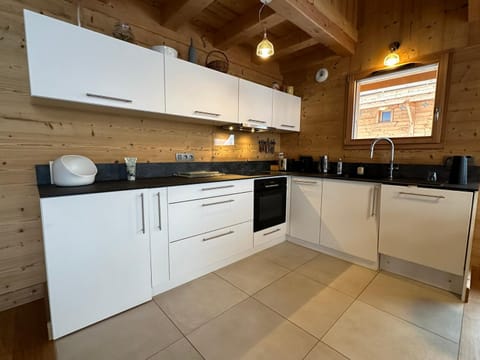 Chalet cosy 5 chambres, 10 pers, parking, Wi-Fi - FR-1-572-291 Chalet in Arâches-la-Frasse