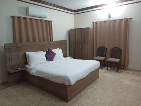 Bondi Beach Resort Bed and Breakfast in Karachi