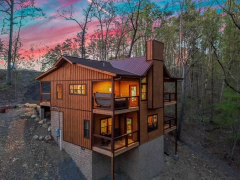 Misty Mountain Cabin, Great Smoky Mountains House in Sevier County