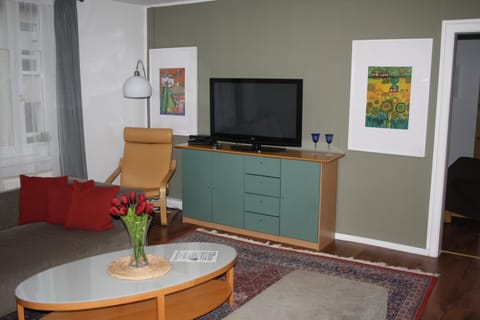 Living room, Photo of the whole room, Decorative detail, Seating area