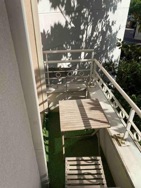 View (from property/room), Balcony/Terrace, Dining area