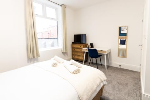 Suite 2 - Comfy Spot in Oldham Sociable House Bed and Breakfast in Oldham