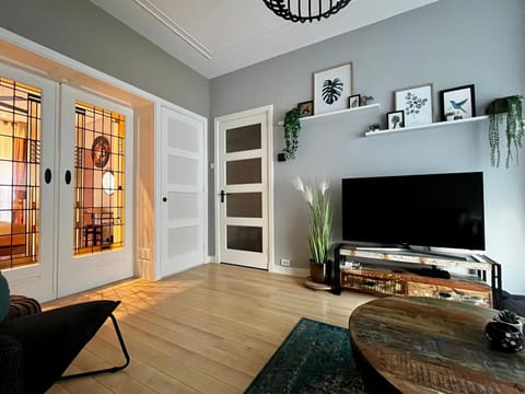 TV and multimedia, Living room, Decorative detail