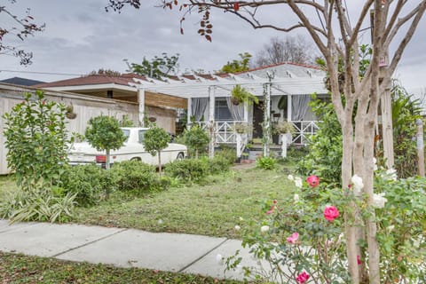 Cadillac Cottage about 3 Mi to French Quarter! House in New Orleans