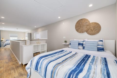 SKYE - Luxury 2 Bedroom Tiny Home with Pool Maison in Dunedin