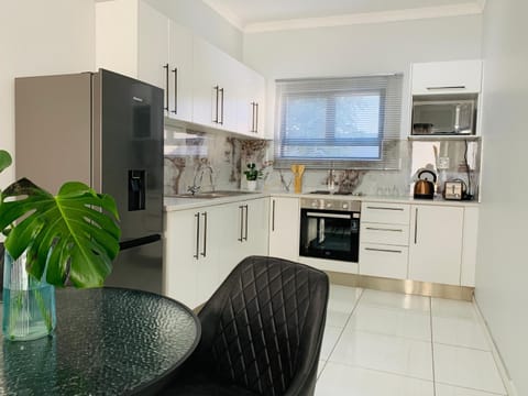 Essence Lifestyle Self-Catering Accommodation - Academia Apartment in Windhoek