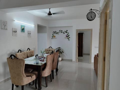 3.5 BHK spacious Flat near Gaur City Noida Apartment in Noida