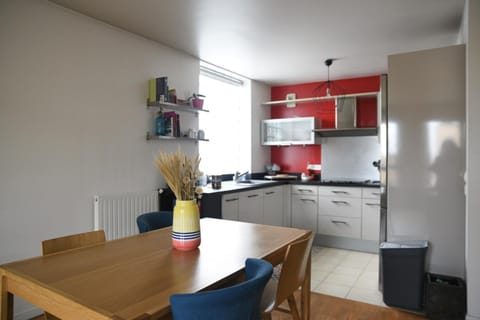 Spacious nest of 80 m crossing and bright Wohnung in Vincennes