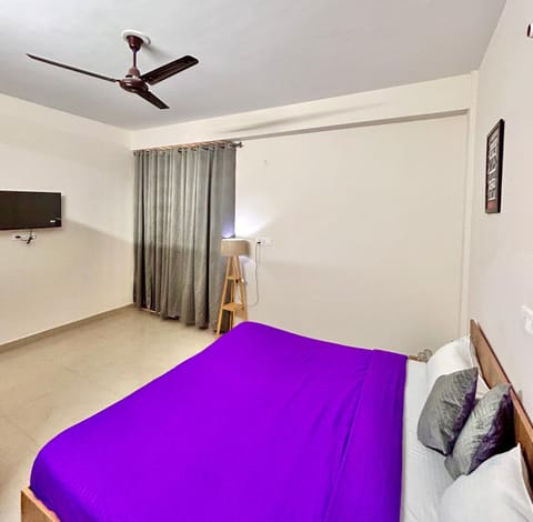 Stargaze Inn - Comfy Stays Hotel in Noida