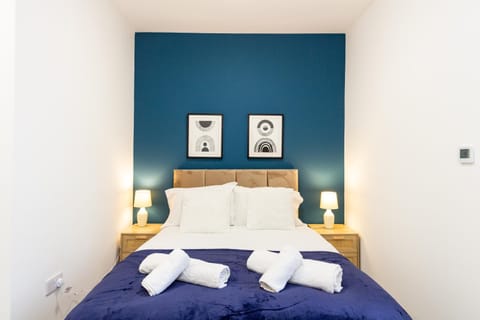 Suite 4 - Trendy Spot in Oldham City Centre Bed and Breakfast in Oldham