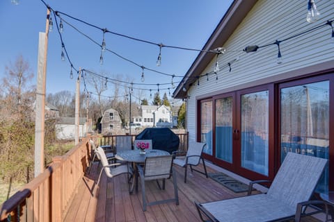 Pet-Friendly Narragansett Home with Deck and Gas Grill House in Narragansett Beach
