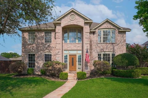 Amazing Modern Spacious Home with Pool Maison in Rowlett