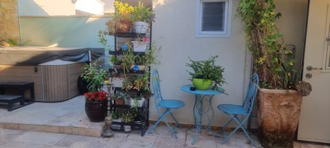 Garden, Seating area