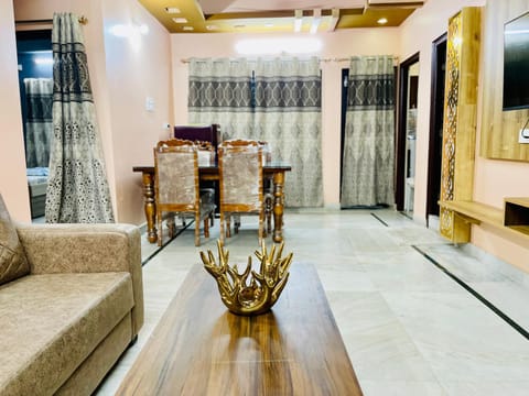 Prince Castle-2BHk Luxurious Apartment/Guesthouse Condominio in Hyderabad