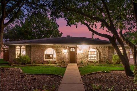 Stunning Modern Rustic House - Pool Playroom Patio House in Plano