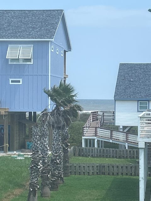 Blue-tiful Views Haus in Surfside Beach