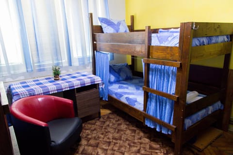 Bedroom, bunk bed