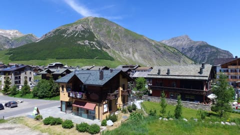 Property building, Day, Natural landscape, Mountain view