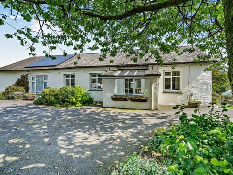 2 Bed in Outgate and Tarn Hows LLH01 House in Hawkshead