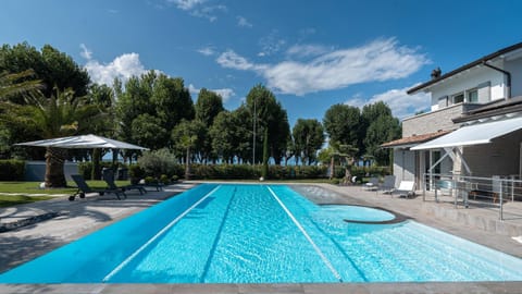 Villa Sirmione Front Lake Villa in Sirmione