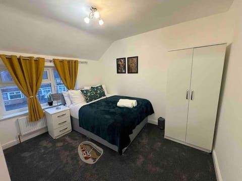 The Ideal Spacious Home Apartment in Birmingham