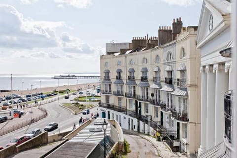 Stunning 2 bed with Sea View in Hastings Old Town Apartment in Hastings