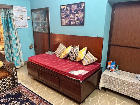 Home away from Home in city with Garden View Alquiler vacacional in Kolkata