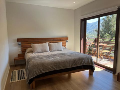 Natural landscape, Balcony/Terrace, Bedroom, Mountain view