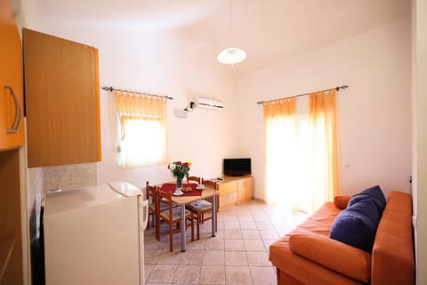 TV and multimedia, Kitchen or kitchenette, Living room, Dining area, minibar, air conditioner