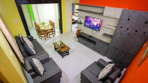 S V IDEAL HOMESTAY -2BHK SERVICE APARTMENTS-AC Bedrooms, Premium Amities, Near to Airport Urlaubsunterkunft in Tirupati