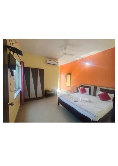 Goroomgo D2 Holiday inn Near Sea Beach Hotel in Puri