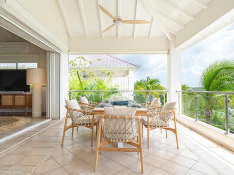 Patio, TV and multimedia, View (from property/room), Balcony/Terrace, Dining area