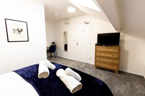 Suite 6 - Double Room in the Heart of Oldham Bed and Breakfast in Oldham