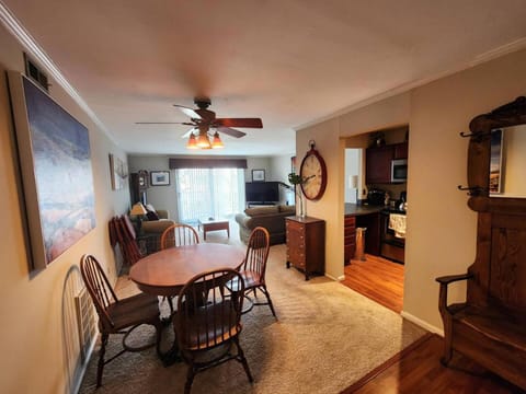 Beautiful Apt, Woffice Area 2br, Long Term Condo in Cheltenham Township