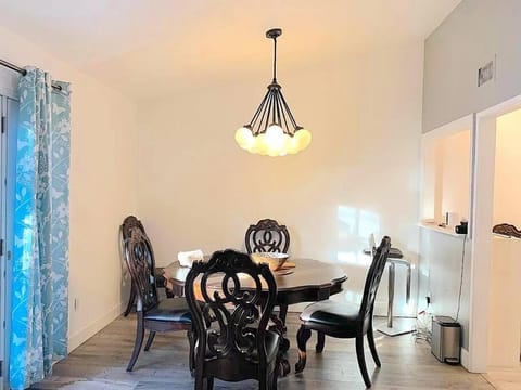 Modern · Comfort · Rancho Relaxation Haus in Rancho Cucamonga
