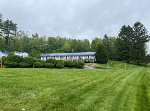 Economy Lodge 682 Main St Sturbridge Motel in Fiskdale