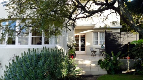 Patio, Facade/entrance