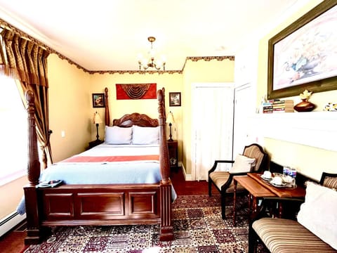 Barker House 2# Suite-heart of oldtown Apartment in Niagara-on-the-Lake