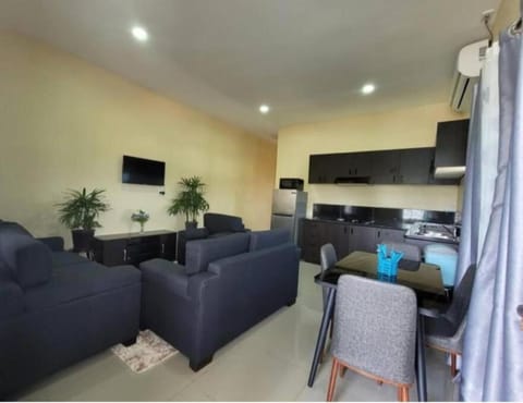 Communal lounge/ TV room, Kitchen or kitchenette, Living room, Seating area