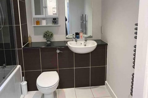 Cosy & sweet, 1bd Spacious By Media City Apartment in Salford