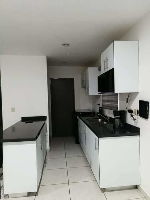 Kitchen or kitchenette, minibar, pet friendly, stove