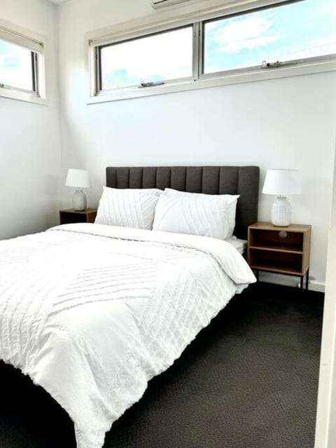 Luxury stay in Williamstown House in Williamstown