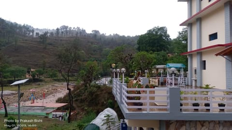 Shivalik River Retreat Hotel in Uttarakhand