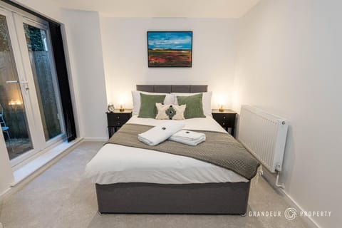 The Hideaway by Grandeur Property Apartment in Poole