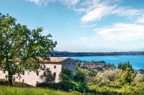 Facade/entrance, Day, Natural landscape, View (from property/room), Garden view, Lake view