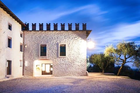 Facade/entrance, Night, Garden